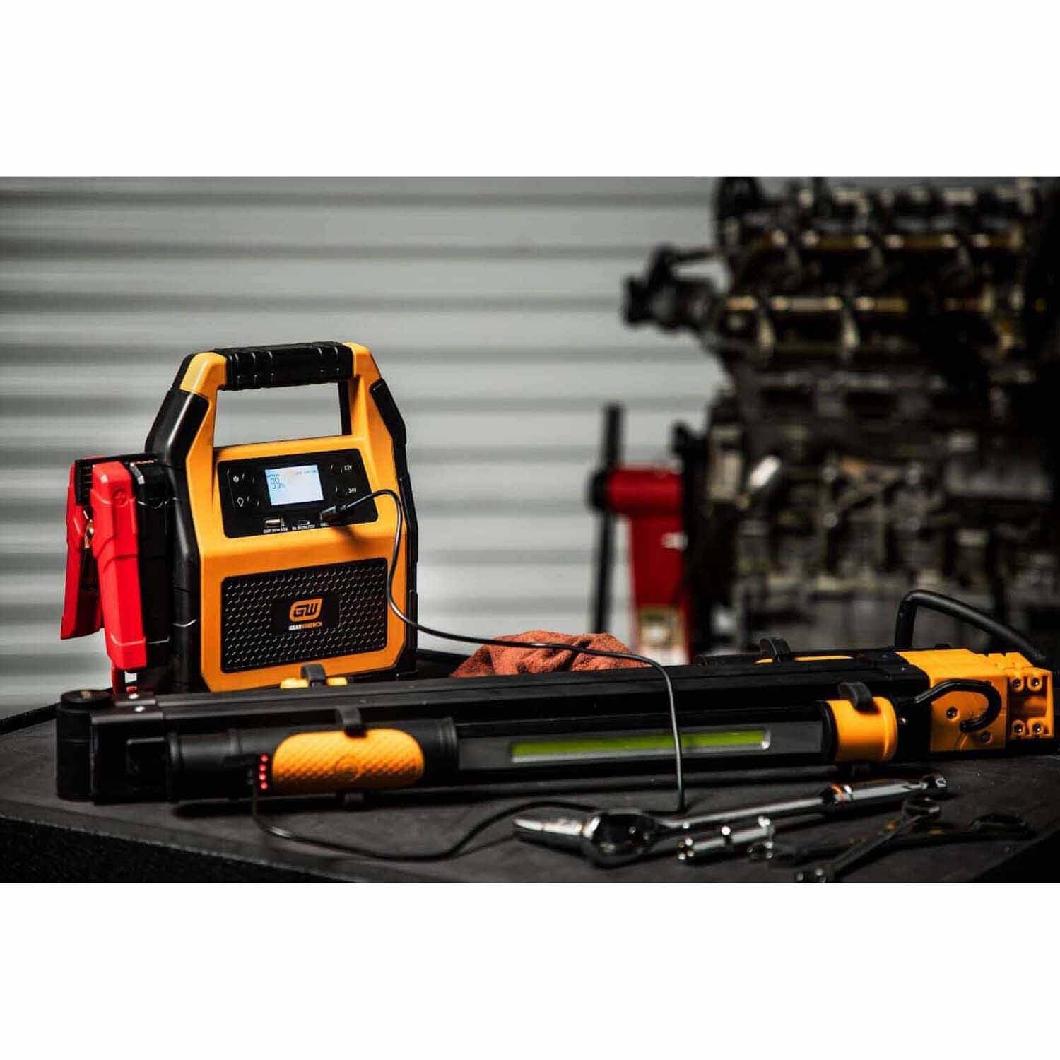 Gearwrench GWLBJ30 3000A Lithium Battery Jump Starter and Powerbank - 10